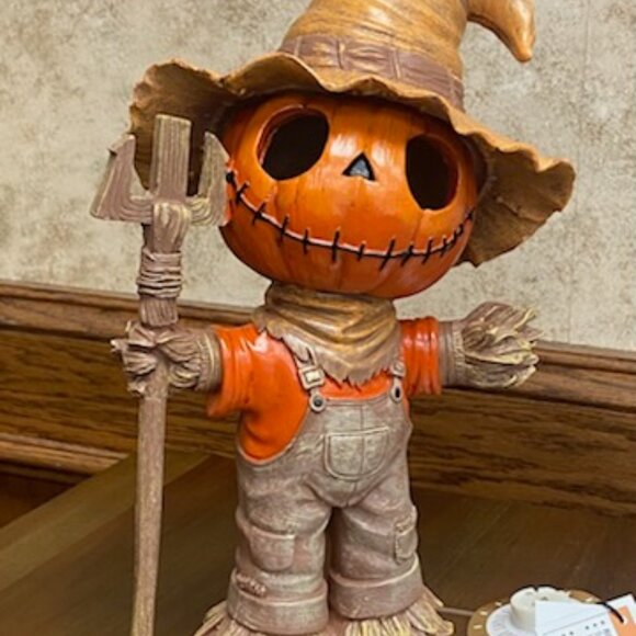 Light-Up Pumpkin Scarecrow Figurine Halloween Fall Decor Jack-O’-Lantern - Picture 7 of 9